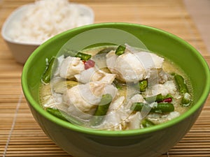 Green fish curry