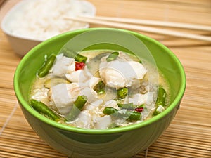 Green fish curry
