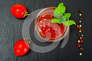 Green Fresh Basil with Tomato Sause and Ketchup