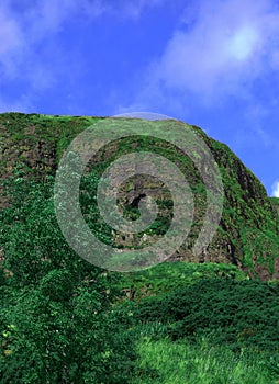 A green hill/mountain/cliff