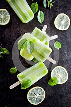 Green juice popsicles