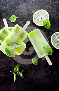 Green juice popsicles