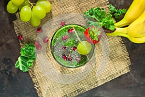 Green kale and grapes smoothie