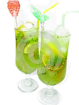 Green kiwi and lemon lemonade drinks