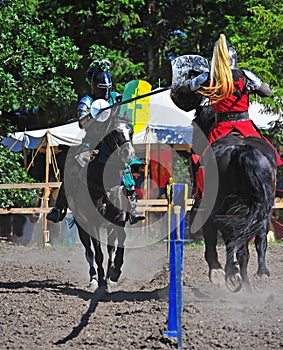 Green knight hits the red knight