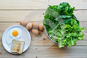 Green leafy vegetables with eggs