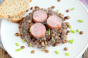 Green lentil with sausage