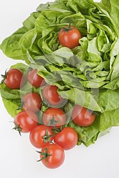 Green lettuse salad and tomato fresh food photo