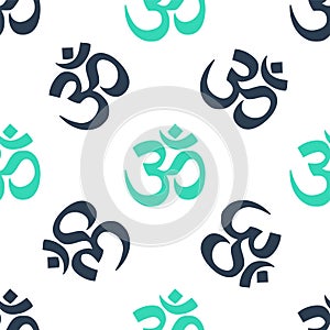 Green Om or Aum Indian sacred sound icon isolated seamless pattern on white background. The symbol of the divine triad