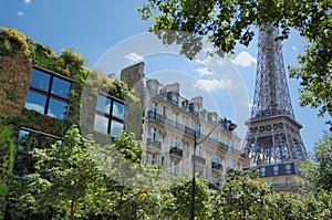 Green Paris.