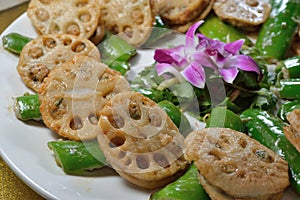 Green pepper lotus root