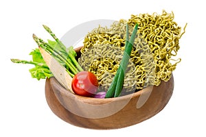 Green raw noodles
