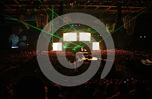 Green rays on night show