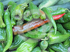 Green and red cayenne pepper