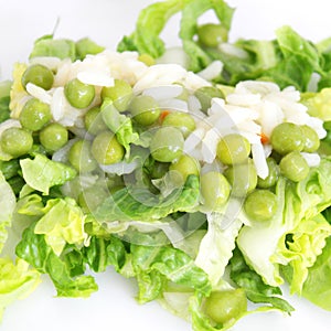 Green salad with peas