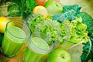 Green smoothie (organic smoothie)