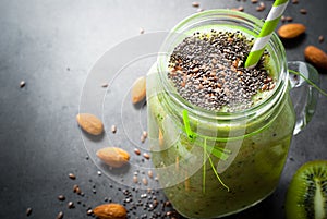 Green smoothie with seeds