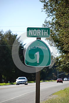 Green street sign of California's Highway No 1 direction North