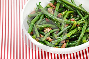 Green string beans salad with ham and vinaigrette