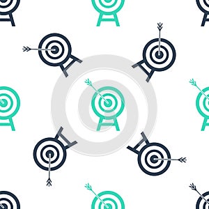 Green Target with arrow icon isolated seamless pattern on white background. Dart board sign. Archery board icon. Dartboard sign.