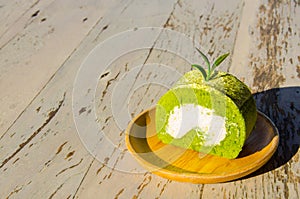 Green Tea Roll on the Wood aTable