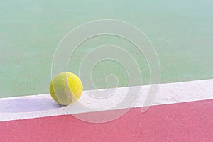 Green tennis ball