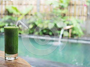 Green vegetables detox juice