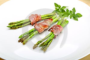 Grilled asparagus with bacon