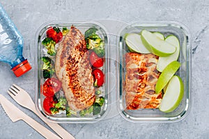 Grilled chicken meal prep containers with rice, broccoli and tomatoes and dessert pie with green apple