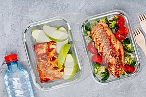 Grilled chicken meal prep containers with rice, broccoli and tomatoes and dessert pie with green apple