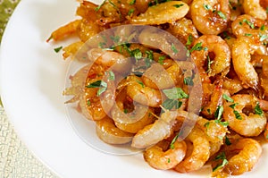 GRILLED HONEY GARLIC SHRIMP AT PLATE