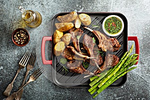 Grilled lamb chops with asparagus and potatoes