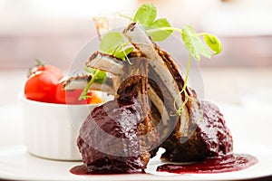 Grilled lamb with cranberry sauce