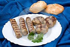 Grilled meat balls and rissole