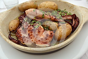 Grilled octopus with batatas a murro