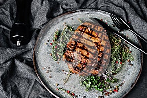 Grilled pork chop dish with spices
