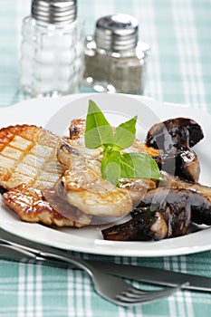 Grilled pork with mushrooms