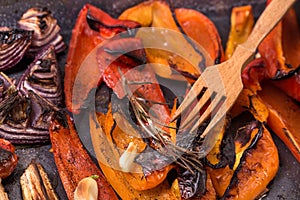 Grilled red sweet pepper and onion