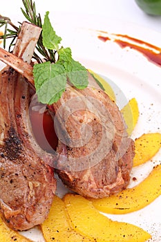 Grilled rib lamb black pepper with souse