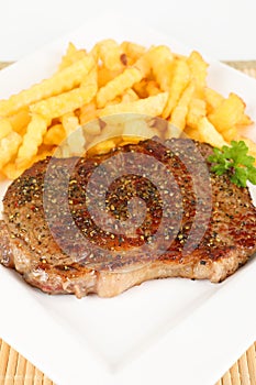Grilled rumpsteak with fries