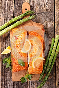 Grilled salmon and asparagus