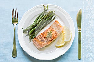 Grilled Salmon with Green Beans