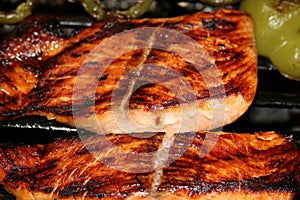 Alla griglia salmone bistecche 