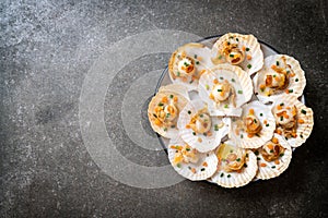 grilled scallops shell with butter