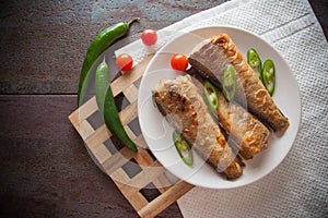 Grilled shad with tomato