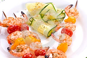 Grilled shrimps and cucumber s