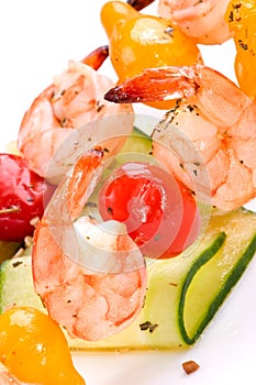 Grilled shrimps and cucumber s