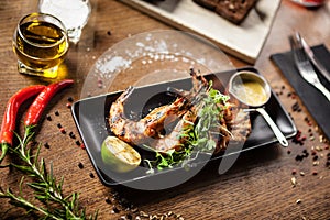 Grilled tiger prawns with chilli sauce and lime