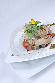 Grilled tuna with vegetables