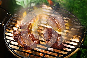 Grilling marinated meat